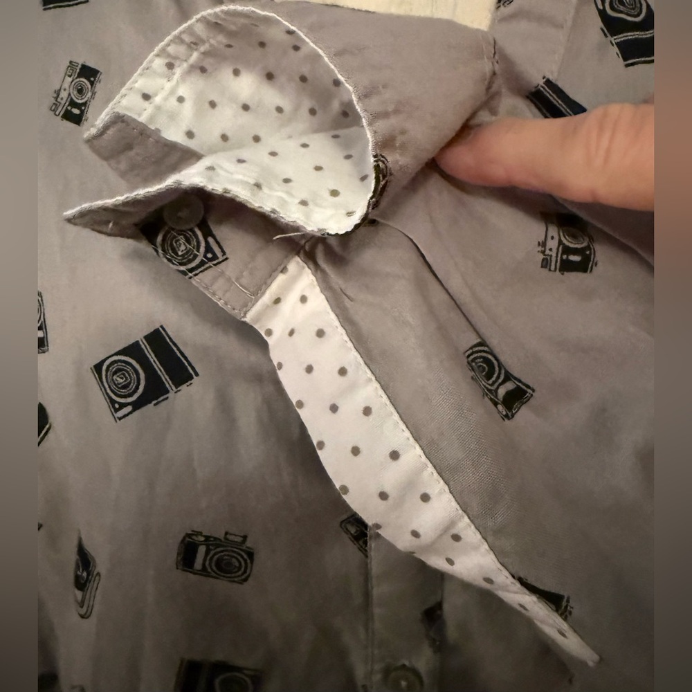 Woman’s Stylish Gray Patterned Button Down Shirt - image 5